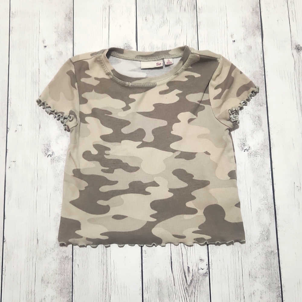 SO Girls size 7 Camo short sleeve top